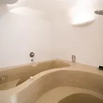明亚洞穴别墅 *