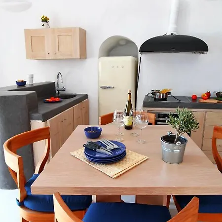 Menias Cave House