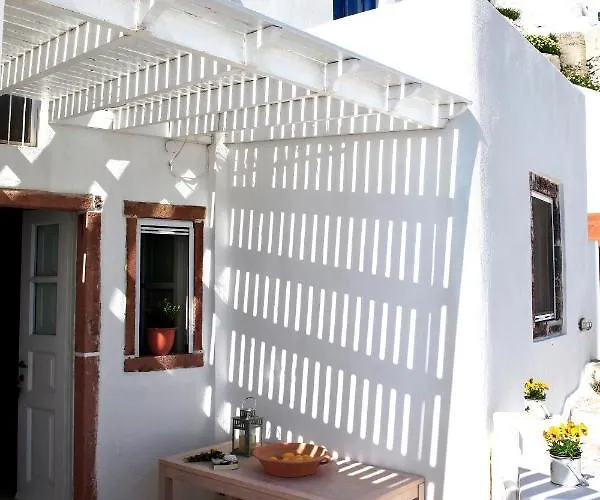 Menias Cave House * Oia (Santorini)