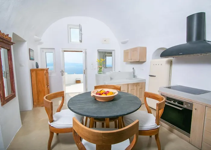 Apartment Menias Cave House *