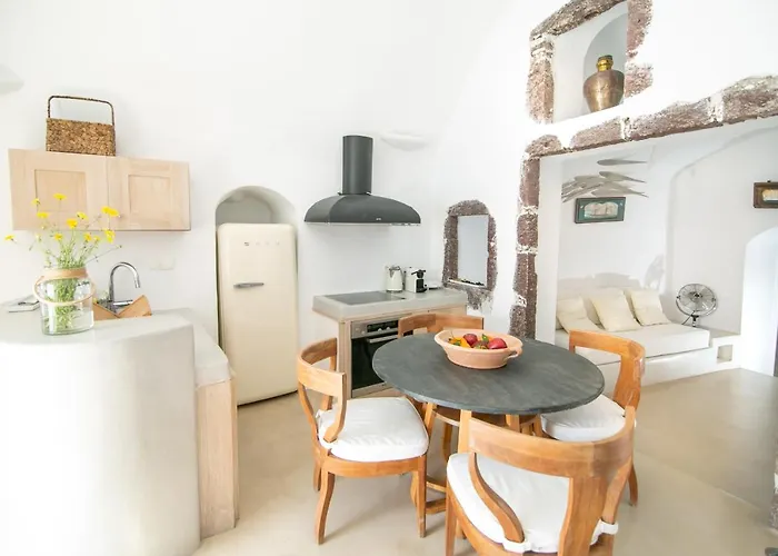 Menias Cave House * Oia (Santorini)