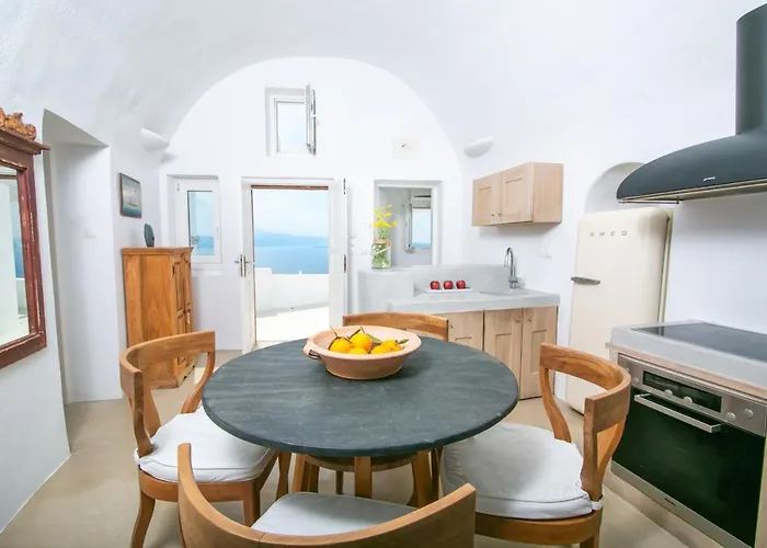 Apartment Menias Cave House *