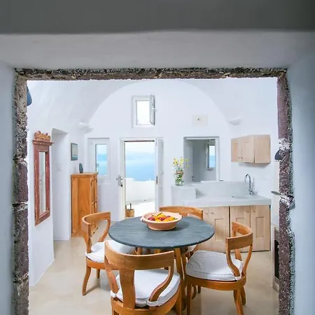 Apartment Menias Cave House *