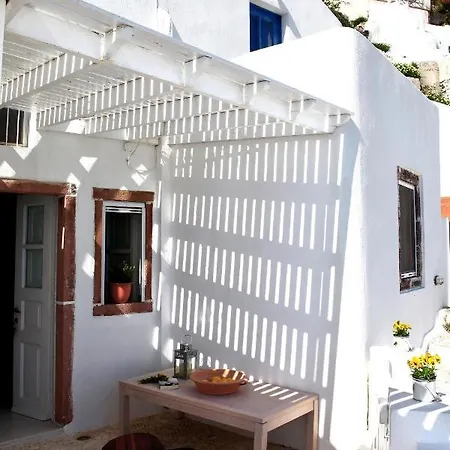 Menias Cave House * Ía